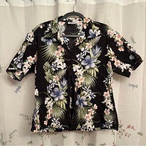 Vintage Hawaiian Floral Button-Up Shirt
